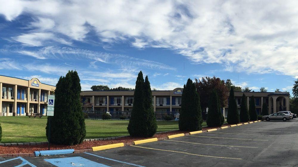 Days Inn By Wyndham Christiansburg Luaran gambar