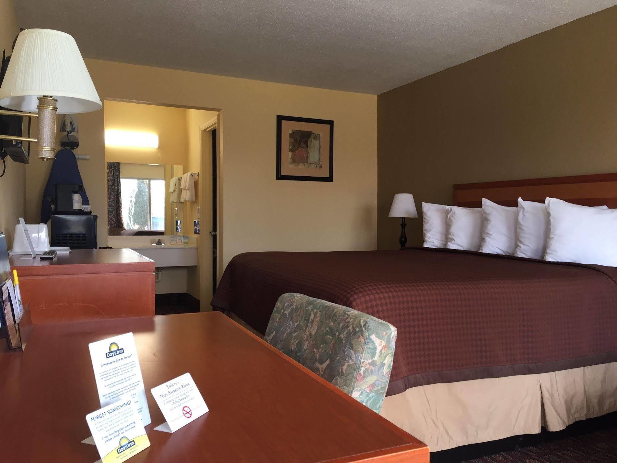 Days Inn By Wyndham Christiansburg Luaran gambar